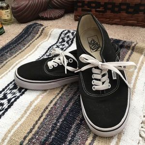 Black & white low top Vans